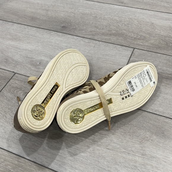 Michael Kors city sneaker size 5 womens - Picture 3 of 3